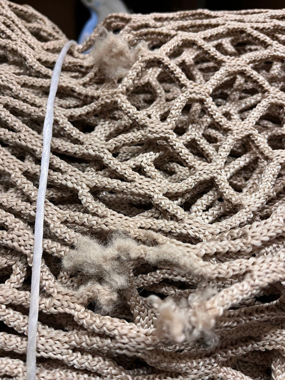 Sonderpreis: Futtersparnetz in Kastenform, MW 3cm extra stark, Höhe 1,40m / Deckfläche 1,60 x 1,60m